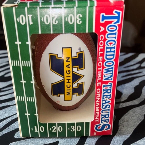 Michigan Football Ornament - Picture 1 of 9